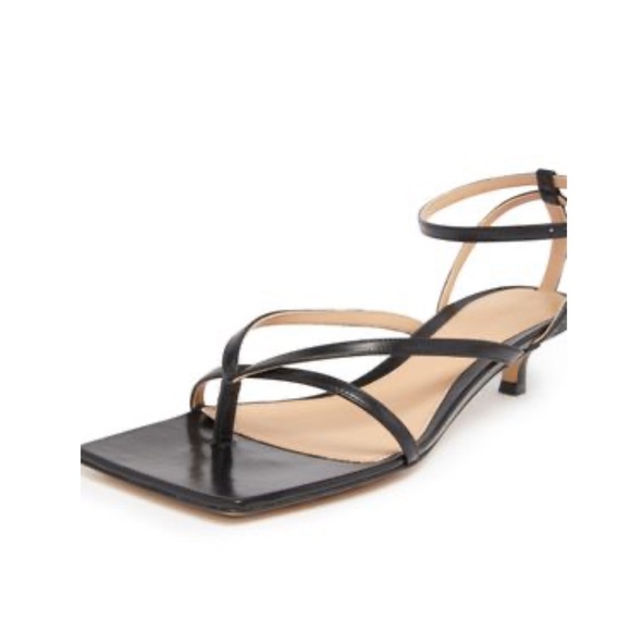 BOTTEGA VENETA
Stretch strap sandals Mid Heel 1.8”
$990 size 37  with dust bag - Picture 9 of 17